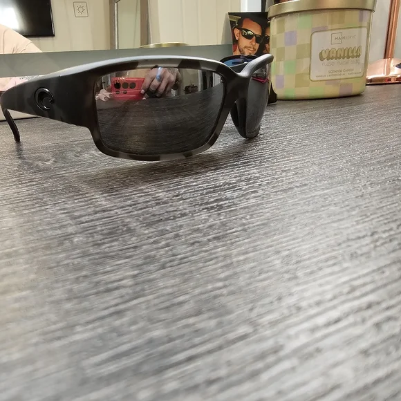 Costa sunglasses - Picture 3 of 4